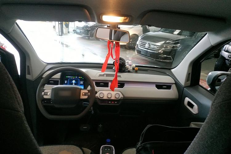 Used Chery QQ Ice Cream 2022 170km Sundae Phosphate Lithium-Ion Interior 2