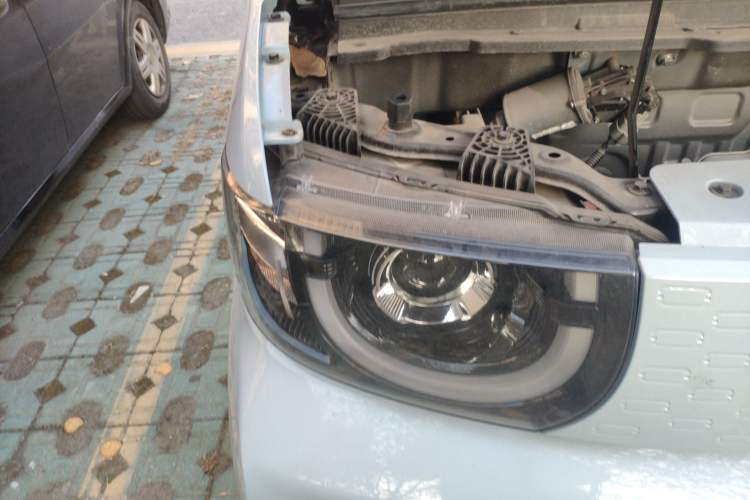 Used Chery QQ Ice Cream 2022 170km Sundae Phosphate Lithium-Ion Right Front Headlight