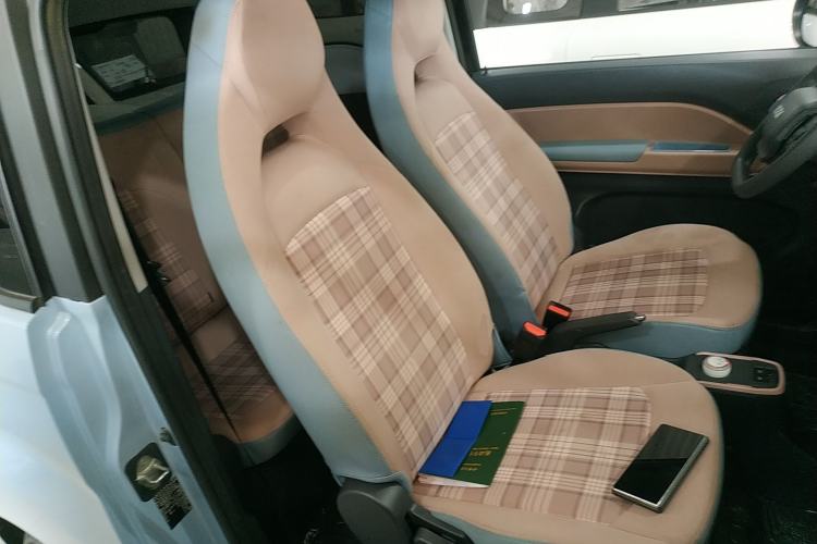 Used Chery QQ Ice Cream 2022 120km Milkshake Phosphate Lithium-Iron Right Front Seat