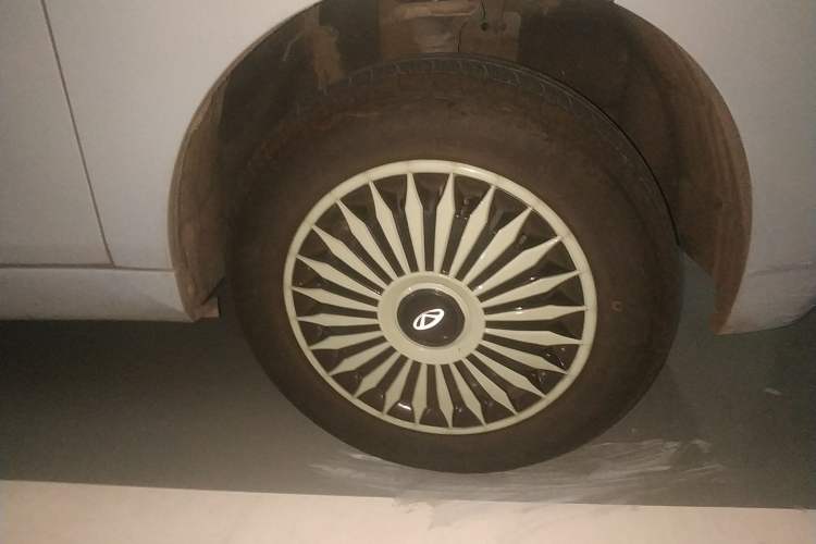 Used Chery QQ Ice Cream 2022 170km Sundae Phosphate Lithium-Ion Right Front Wheel Hub