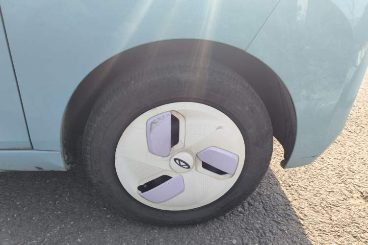 Used Chery QQ Ice Cream 2022 Pudding Model Right Front Wheel Hub