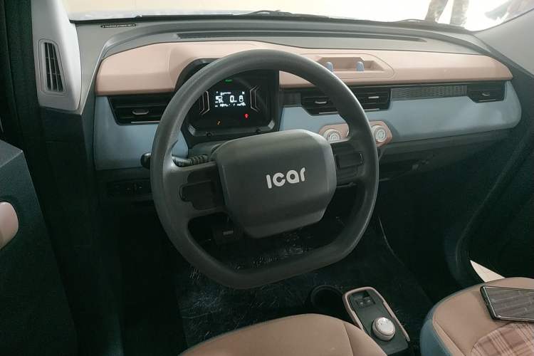 Used Chery QQ Ice Cream 2022 120km Milkshake Phosphate Lithium-Iron Steering Wheel