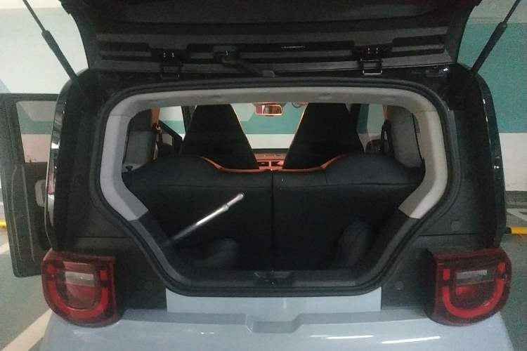 Used Chery QQ Ice Cream 2022 170km Sundae Phosphate Lithium-Ion Trunk