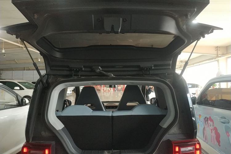 Used Chery QQ Ice Cream 2022 120km Milkshake Phosphate Lithium-Iron Trunk