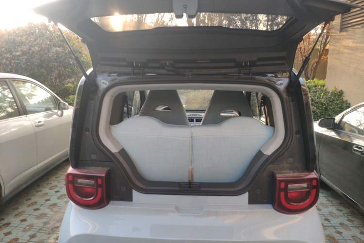 Used Chery QQ Ice Cream 2022 170km Sundae Phosphate Lithium-Ion Trunk