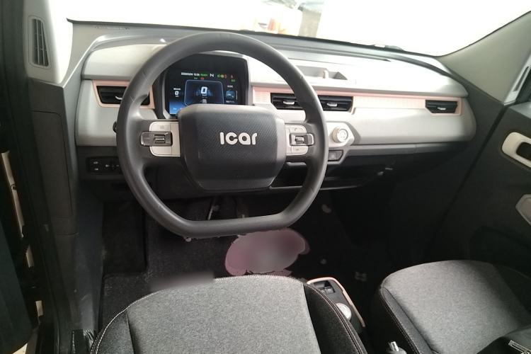 Used Chery QQ Ice Cream 2022 120km Conical Shape Lithium Iron Phosphate Center Console