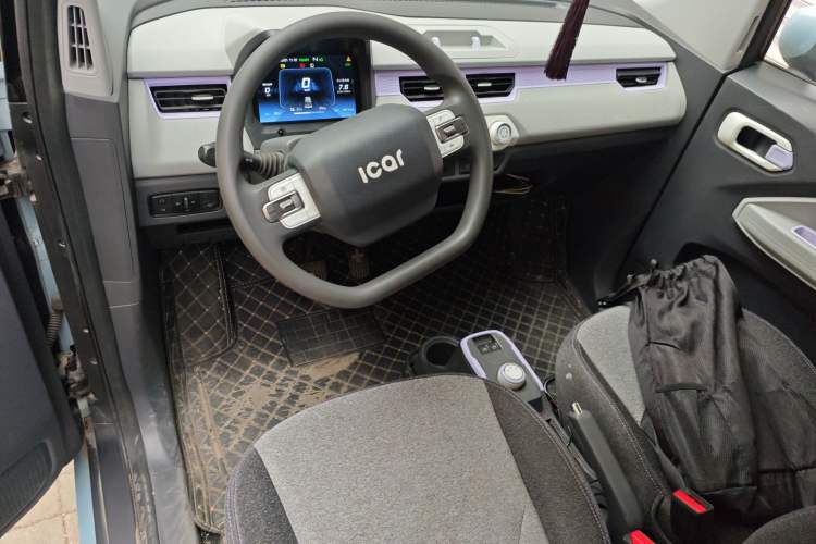 Used Chery QQ Ice Cream 2022 120km Conical Shape Lithium Iron Phosphate Center Console