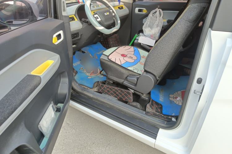 Used Chery QQ Ice Cream 2022 170km Sundae Phosphate Lithium-Ion Driver Seat