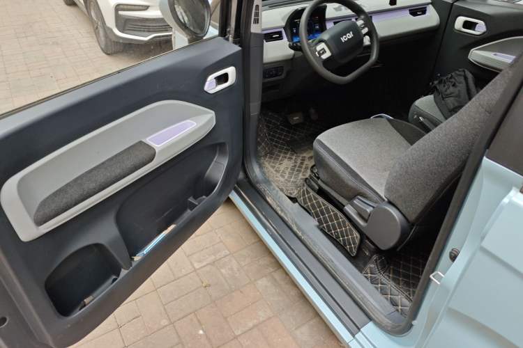 Used Chery QQ Ice Cream 2022 120km Conical Shape Lithium Iron Phosphate Driver Seat