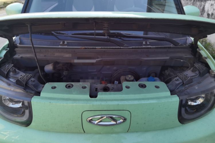 Used Chery QQ Ice Cream 2022 170km Sundae Phosphate Lithium-Ion Engine Bay