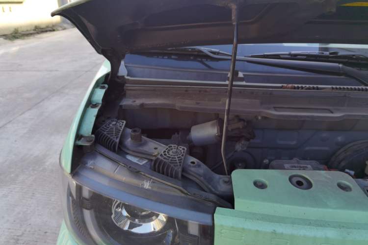 Used Chery QQ Ice Cream 2022 170km Sundae Phosphate Lithium-Ion Engine Bay Right