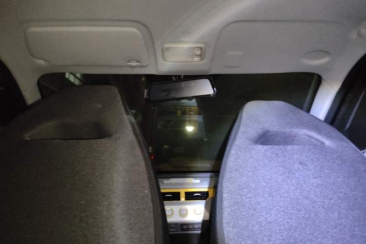 Used Chery QQ Ice Cream 2022 120km Milkshake Phosphate Lithium-Iron Headliner