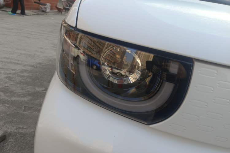 Used Chery QQ Ice Cream 2022 170km Sundae Phosphate Lithium-Ion Right Front Headlight