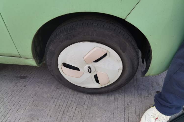 Used Chery QQ Ice Cream 2022 170km Sundae Phosphate Lithium-Ion Right Front Wheel Hub