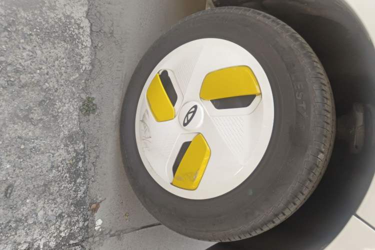 Used Chery QQ Ice Cream 2022 170km Sundae Phosphate Lithium-Ion Right Front Wheel Hub