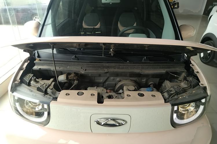 Used Chery QQ Ice Cream 2022 120km Conical Shape Lithium Iron Phosphate Engine Bay