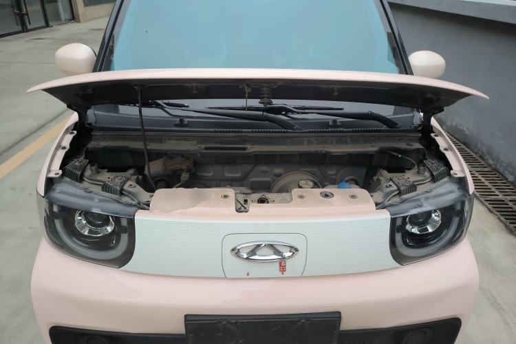 Used Chery QQ Ice Cream 2022 120km Conical Shape Lithium Iron Phosphate Engine Bay