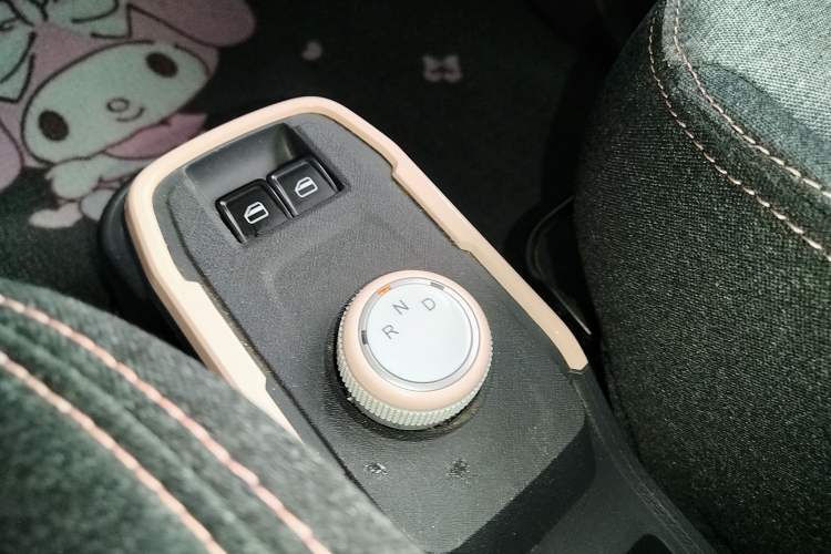 Used Chery QQ Ice Cream 2022 120km Conical Shape Lithium Iron Phosphate Gear Lever