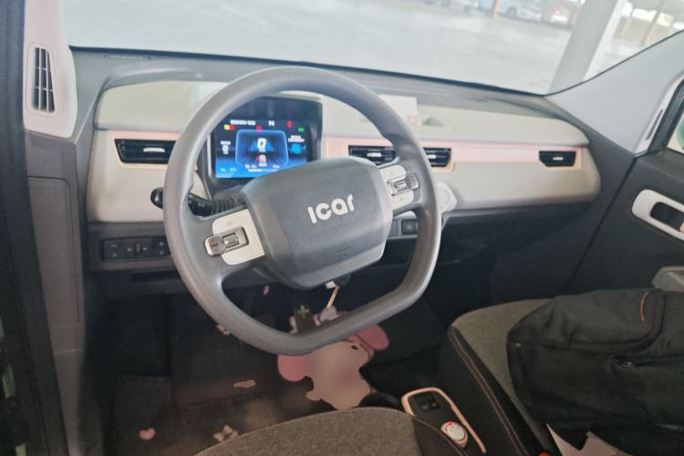 Used Chery QQ Ice Cream 2022 170km Sundae Phosphate Lithium-Ion Center Console