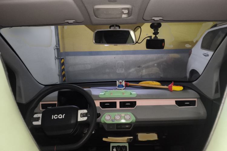 Used Chery QQ Ice Cream 2022 170km Sundae Ternary Lithium Center Console