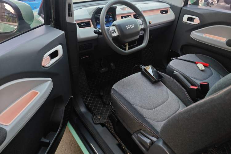 Used Chery QQ Ice Cream 2022 170km Sundae Phosphate Lithium-Ion Driver Seat
