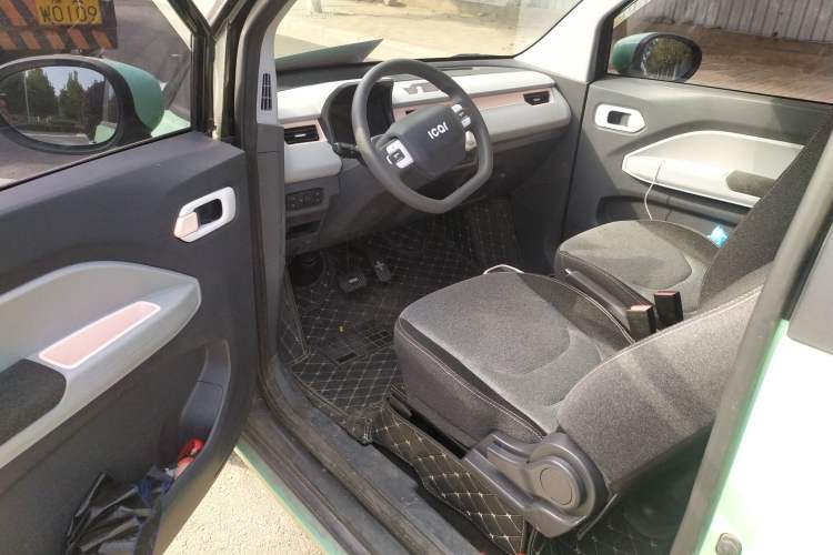 Used Chery QQ Ice Cream 2022 170km Sundae Phosphate Lithium-Ion Driver Seat