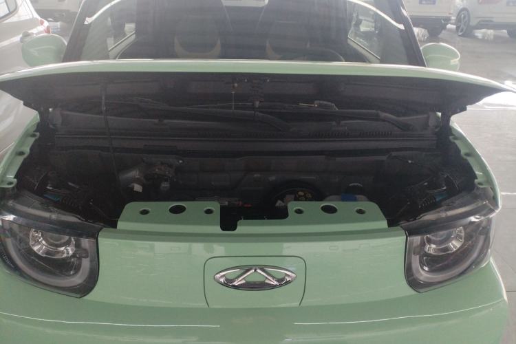 Used Chery QQ Ice Cream 2022 120km Conical Shape Lithium Iron Phosphate Engine Bay
