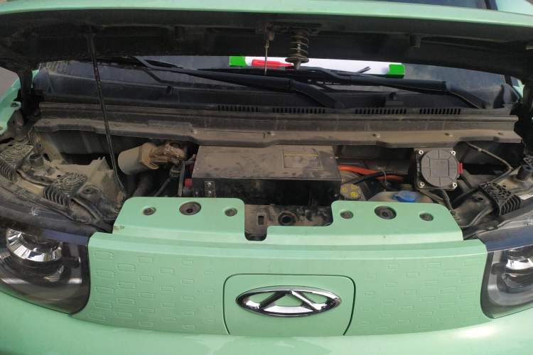 Used Chery QQ Ice Cream 2022 170km Sundae Phosphate Lithium-Ion Engine Bay
