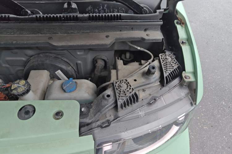 Used Chery QQ Ice Cream 2022 Pudding Model Engine Bay Left