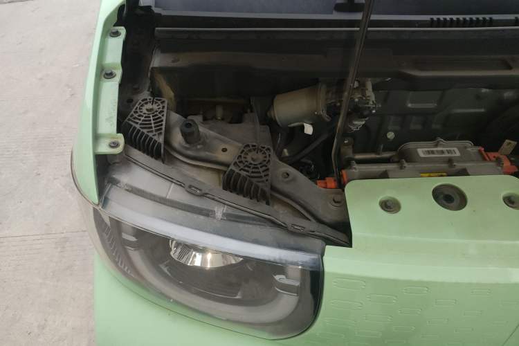 Used Chery QQ Ice Cream 2022 170km Sundae Phosphate Lithium-Ion Engine Bay Right
