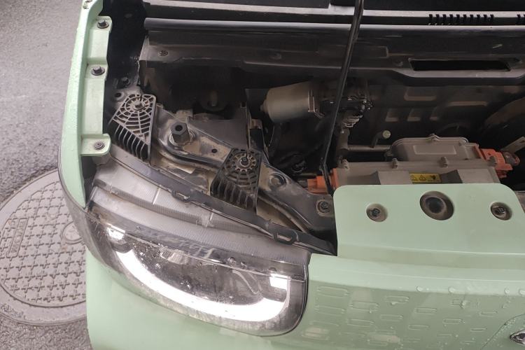Used Chery QQ Ice Cream 2022 120km Conical Shape Lithium Iron Phosphate Engine Bay Right