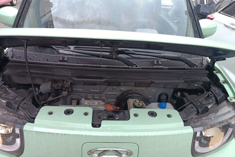 Used Chery QQ Ice Cream 2022 120km Conical Shape Lithium Iron Phosphate Engine Bay