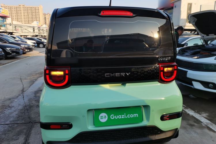Used Chery QQ Ice Cream 2022 120km Conical Shape Lithium Iron Phosphate Exterior 4