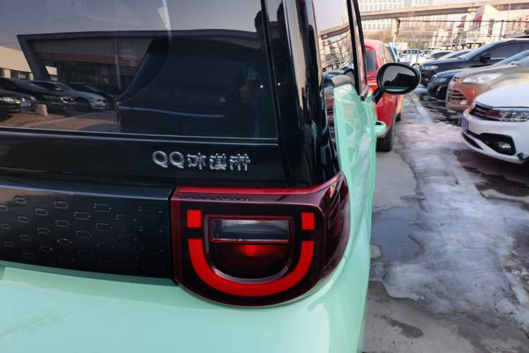 Used Chery QQ Ice Cream 2022 120km Conical Shape Lithium Iron Phosphate Exterior 6