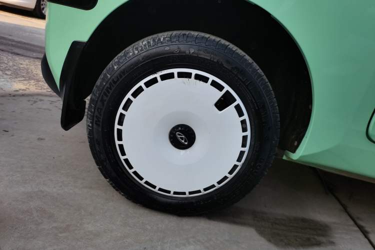 Used Chery QQ Ice Cream 2022 120km Conical Shape Lithium Iron Phosphate Exterior 8