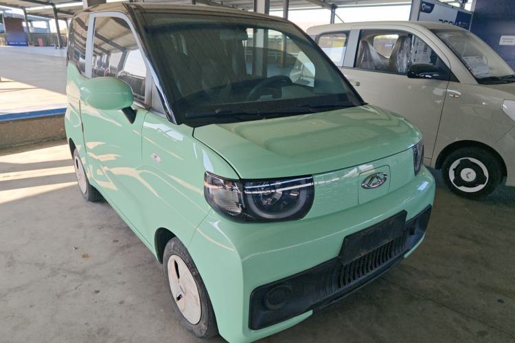 Used Chery QQ Ice Cream 2022 170km Sundae Phosphate Lithium-Ion Front Right 45 Deg