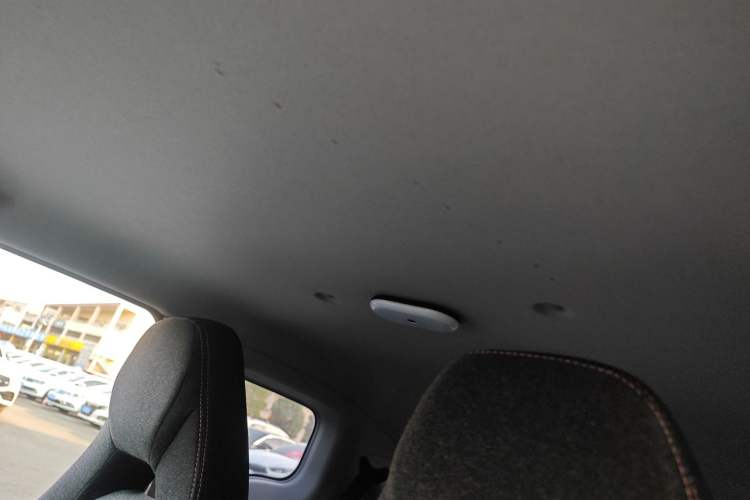 Used Chery QQ Ice Cream 2022 170km Sundae Phosphate Lithium-Ion Headliner