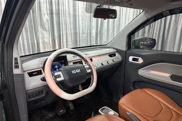 Used Chery QQ Ice Cream 2022 120km Conical Shape Lithium Iron Phosphate Interior 1