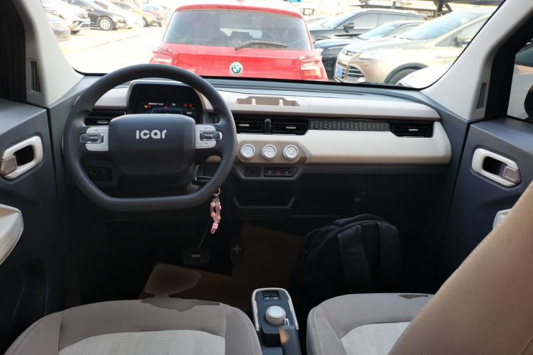 Used Chery QQ Ice Cream 2022 120km Conical Shape Lithium Iron Phosphate Interior 2