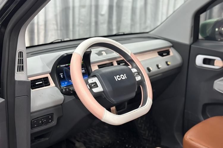Used Chery QQ Ice Cream 2022 120km Conical Shape Lithium Iron Phosphate Interior 3