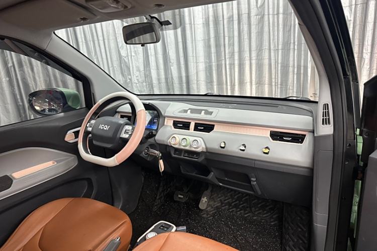 Used Chery QQ Ice Cream 2022 120km Conical Shape Lithium Iron Phosphate Interior 7