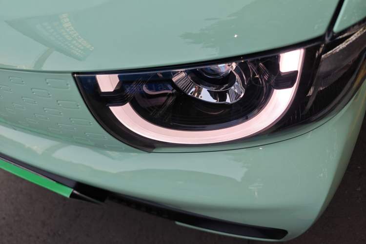 Used Chery QQ Ice Cream 2022 170km Sundae Phosphate Lithium-Ion Left Front Headlight