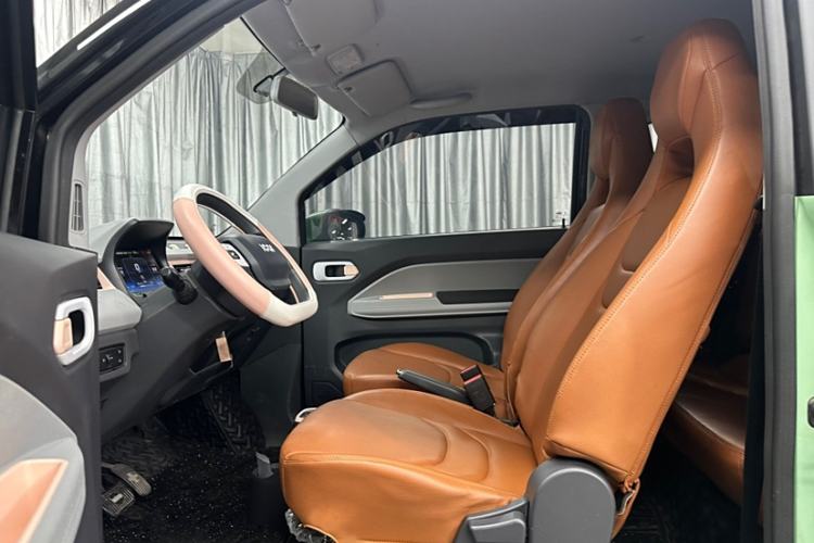 Used Chery QQ Ice Cream 2022 120km Conical Shape Lithium Iron Phosphate Left Front Seat