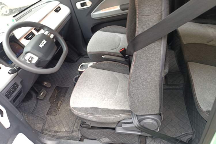 Used Chery QQ Ice Cream 2022 120km Conical Shape Lithium Iron Phosphate Left Front Seat