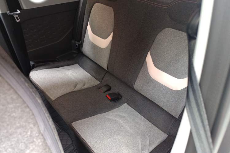 Used Chery QQ Ice Cream 2022 120km Conical Shape Lithium Iron Phosphate Left Rear Seat