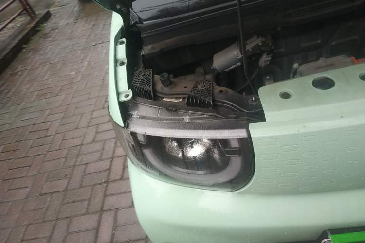 Used Chery QQ Ice Cream 2022 170km Sundae Phosphate Lithium-Ion Right Front Headlight
