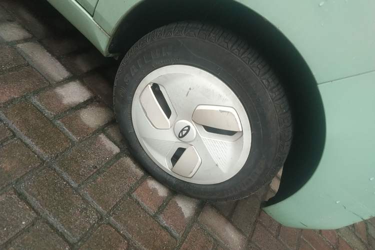 Used Chery QQ Ice Cream 2022 170km Sundae Phosphate Lithium-Ion Right Front Wheel Hub