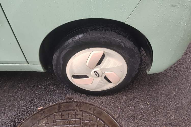 Used Chery QQ Ice Cream 2022 120km Conical Shape Lithium Iron Phosphate Right Front Wheel Hub