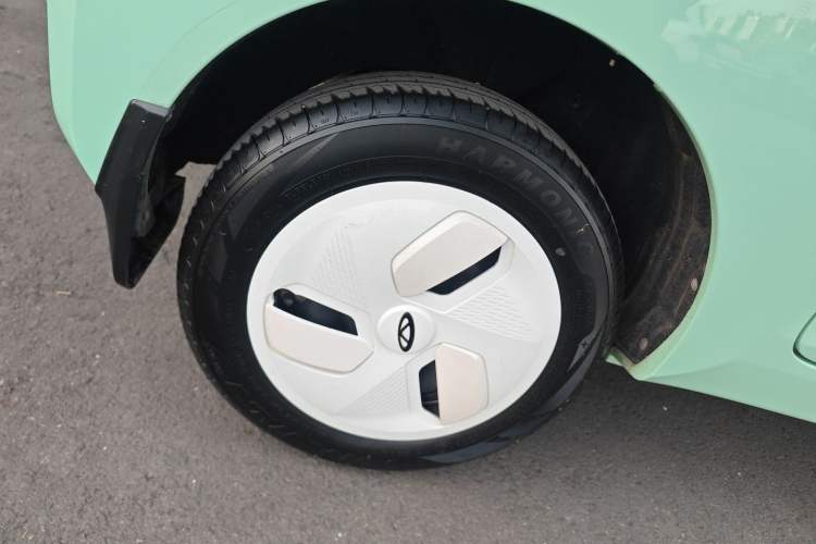 Used Chery QQ Ice Cream 2022 170km Sundae Phosphate Lithium-Ion Right Rear Wheel Hub