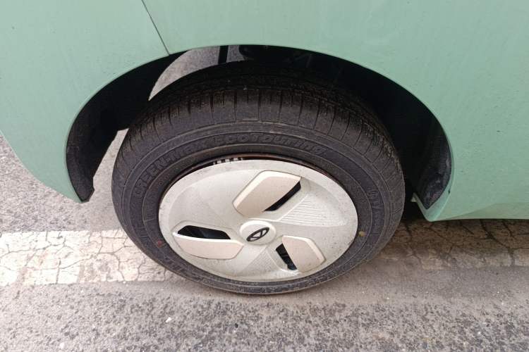 Used Chery QQ Ice Cream 2022 120km Conical Shape Lithium Iron Phosphate Right Rear Wheel Hub